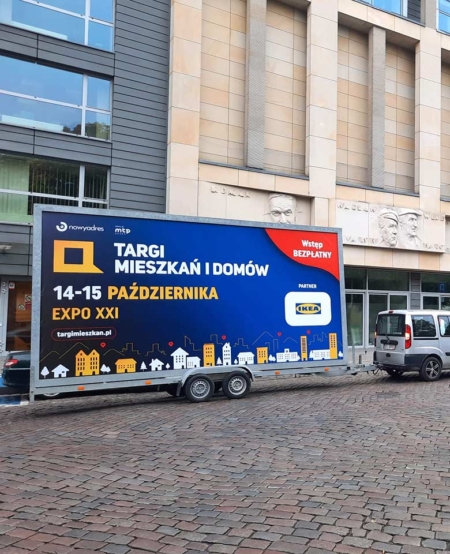 przyczepa reklamowa